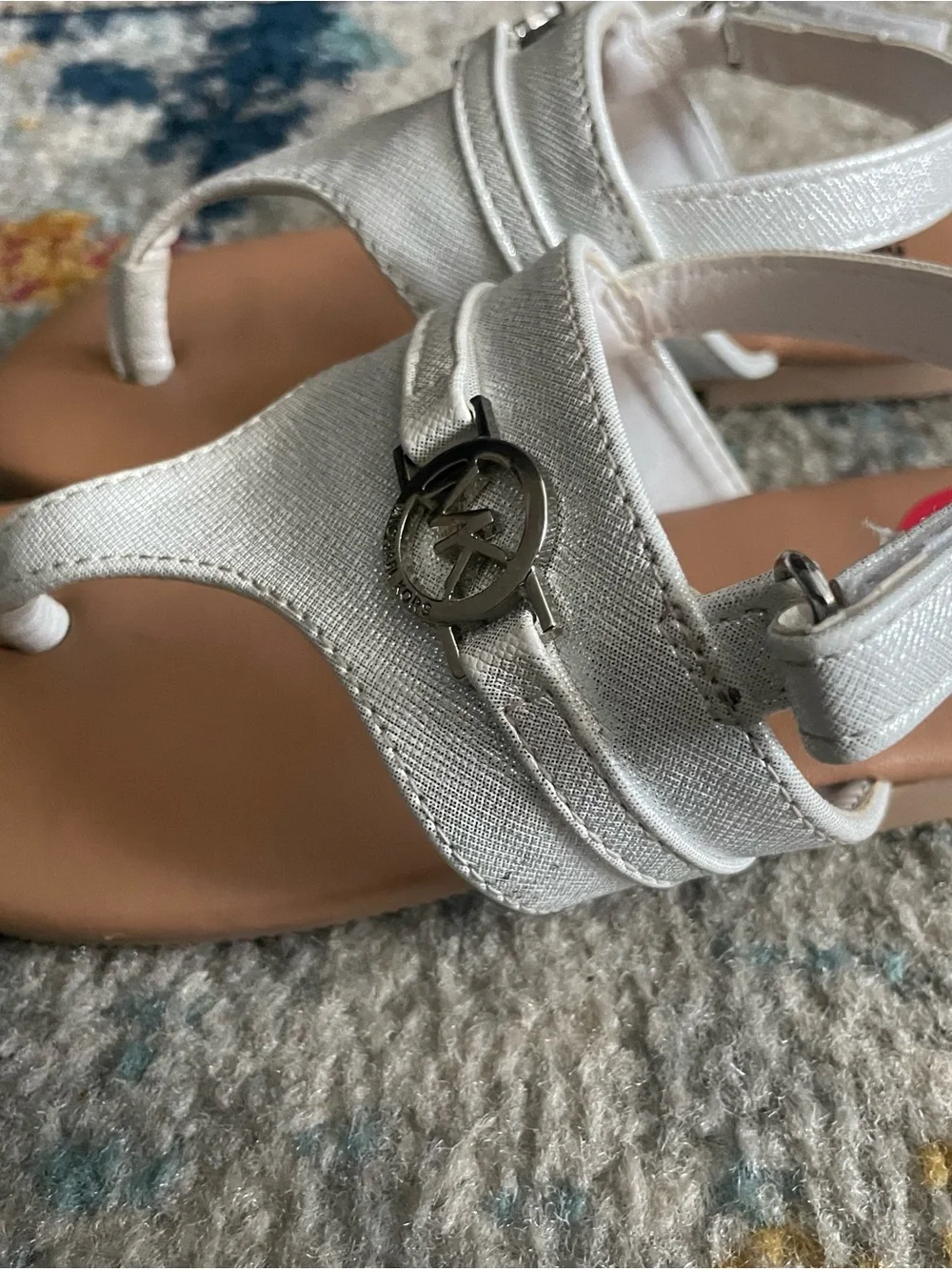 Michael Kors White Kids Girls' Thong Sandals with Gold MK Medallion size 10 new